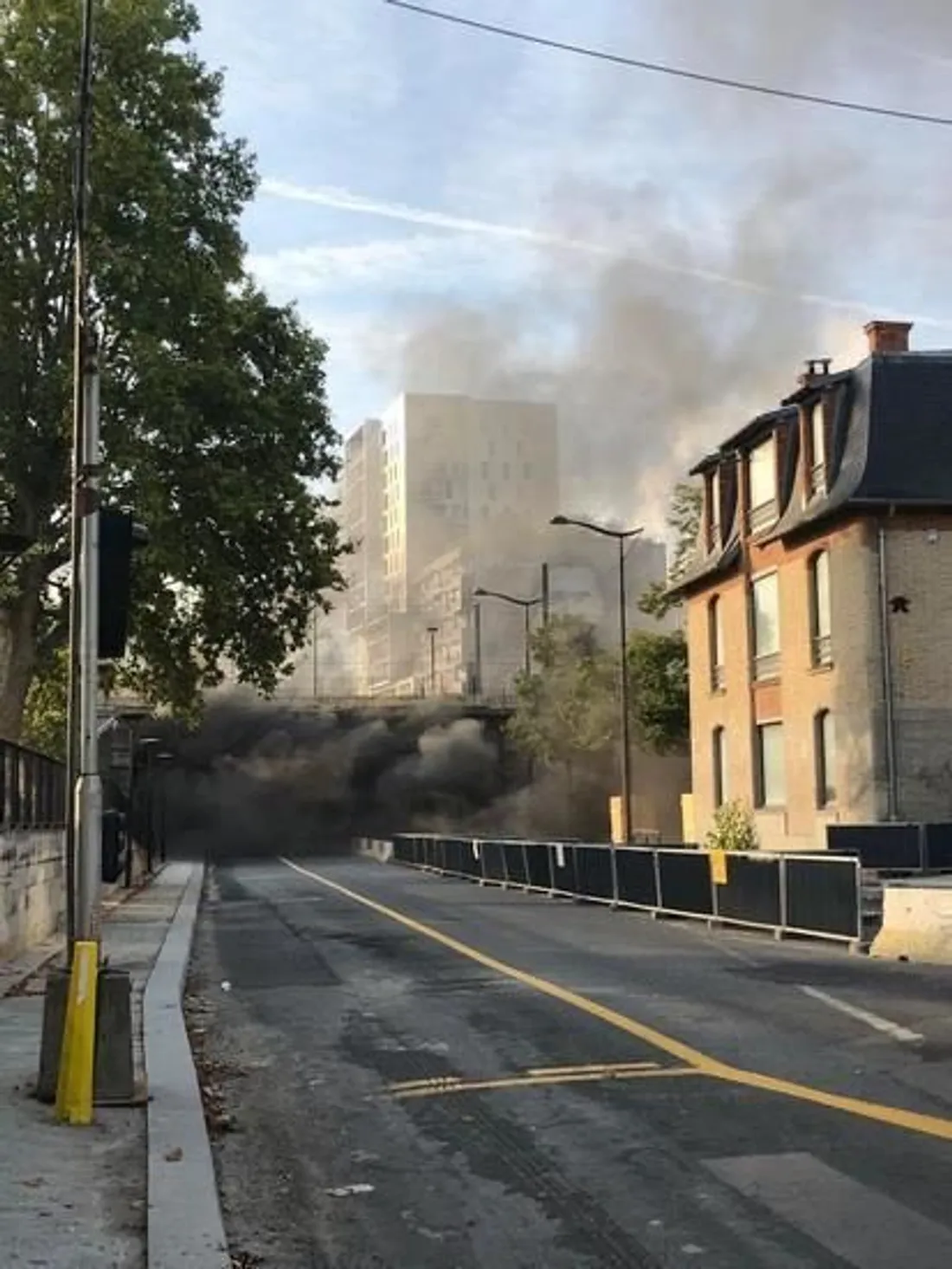 Paris : un incendie interrompt le trafic du tramway T3a
